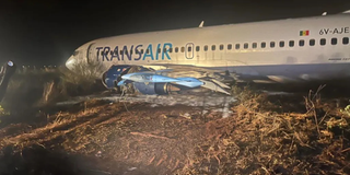 Boeing plane skids in Senegal