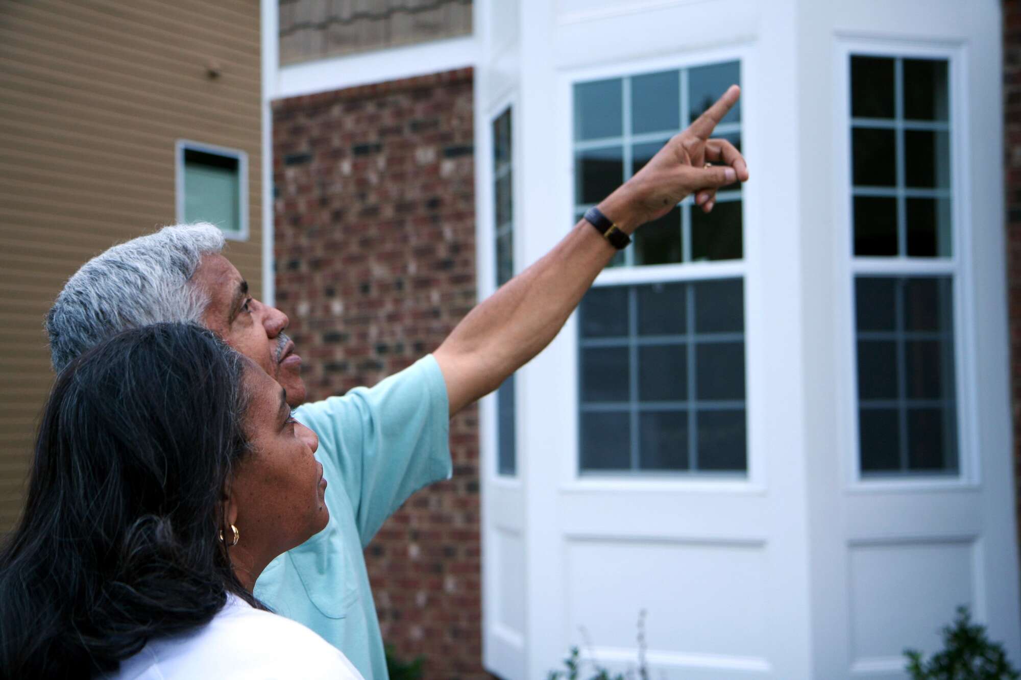 Retirees sell large houses to buy cozy smaller ones - Vimarsana News