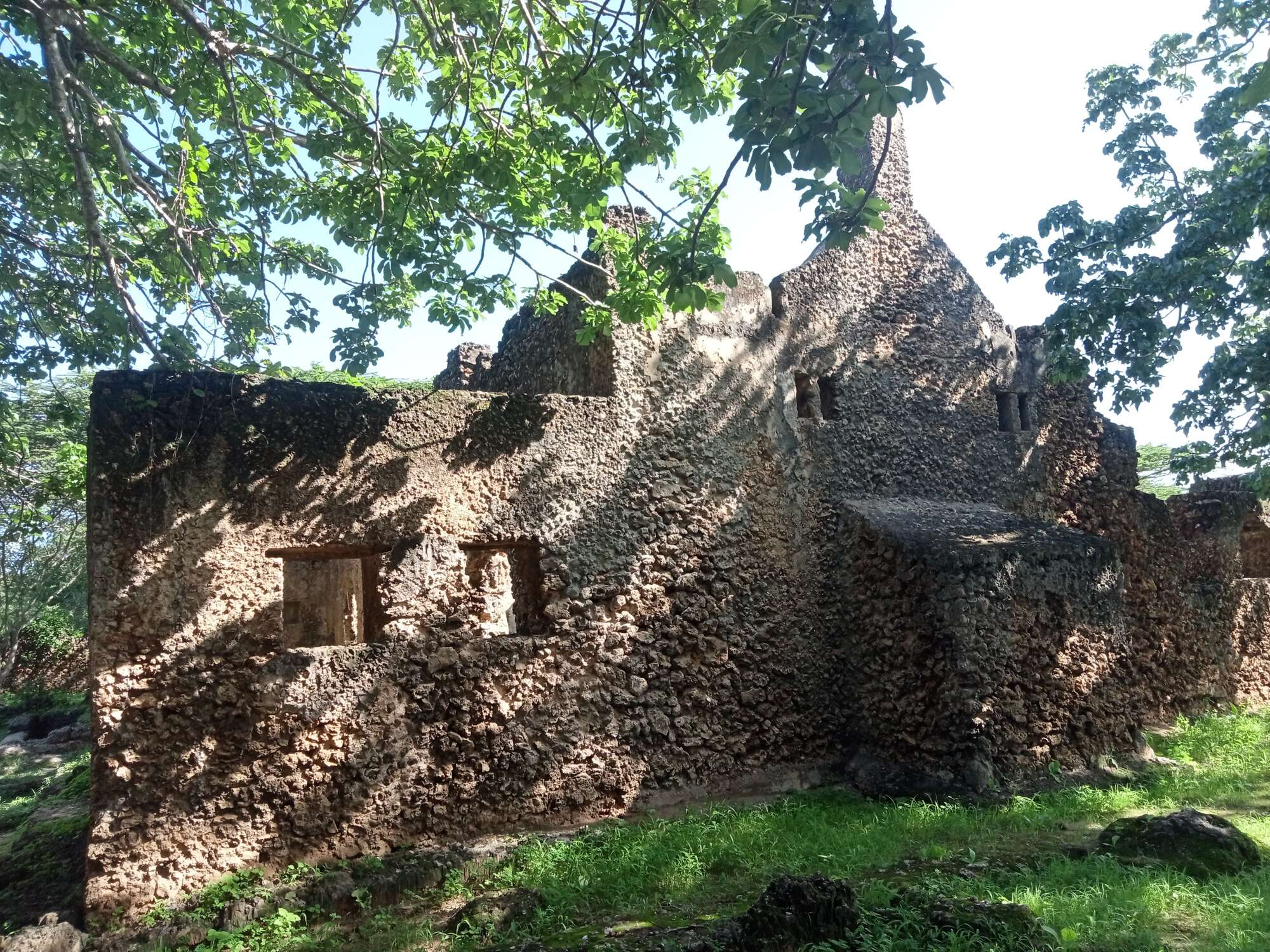 The abandoned Swahili city with a rich Portuguese influence - Vimarsana News
