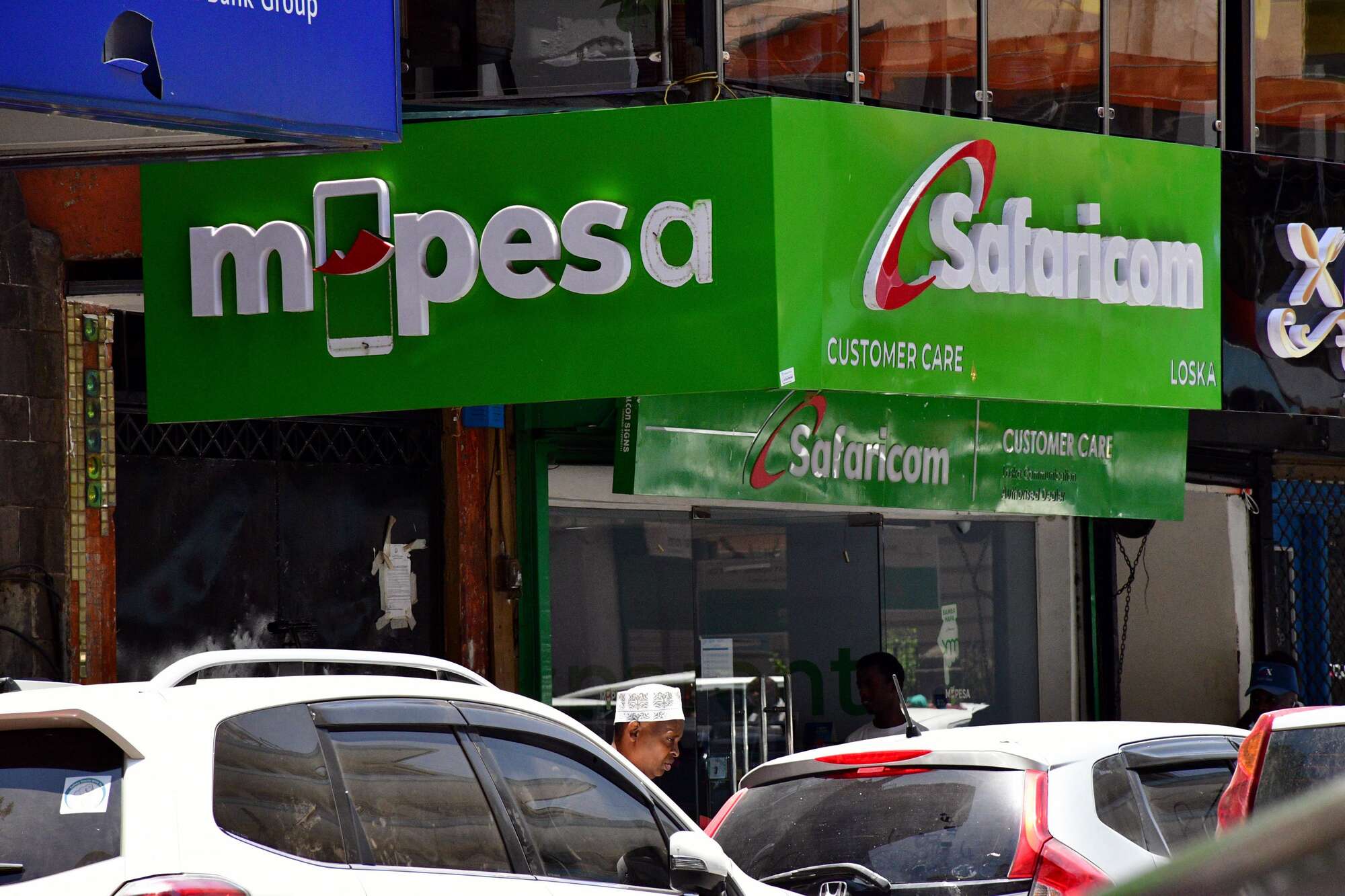 Safaricom floors Airtel in roaming charges - Vimarsana News