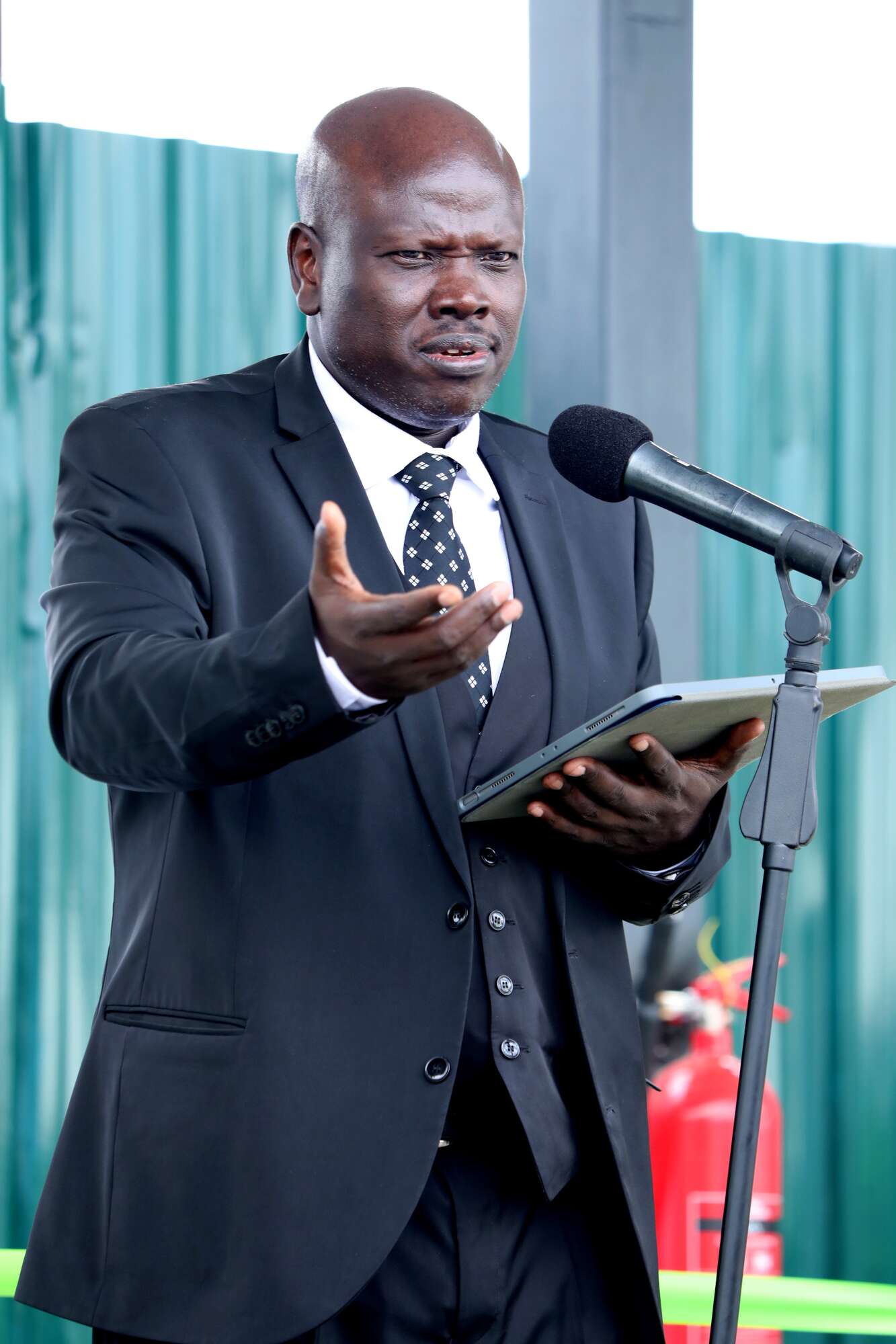 Kenya Power pilots smart poles for internet - Vimarsana News