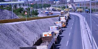 trucks-port