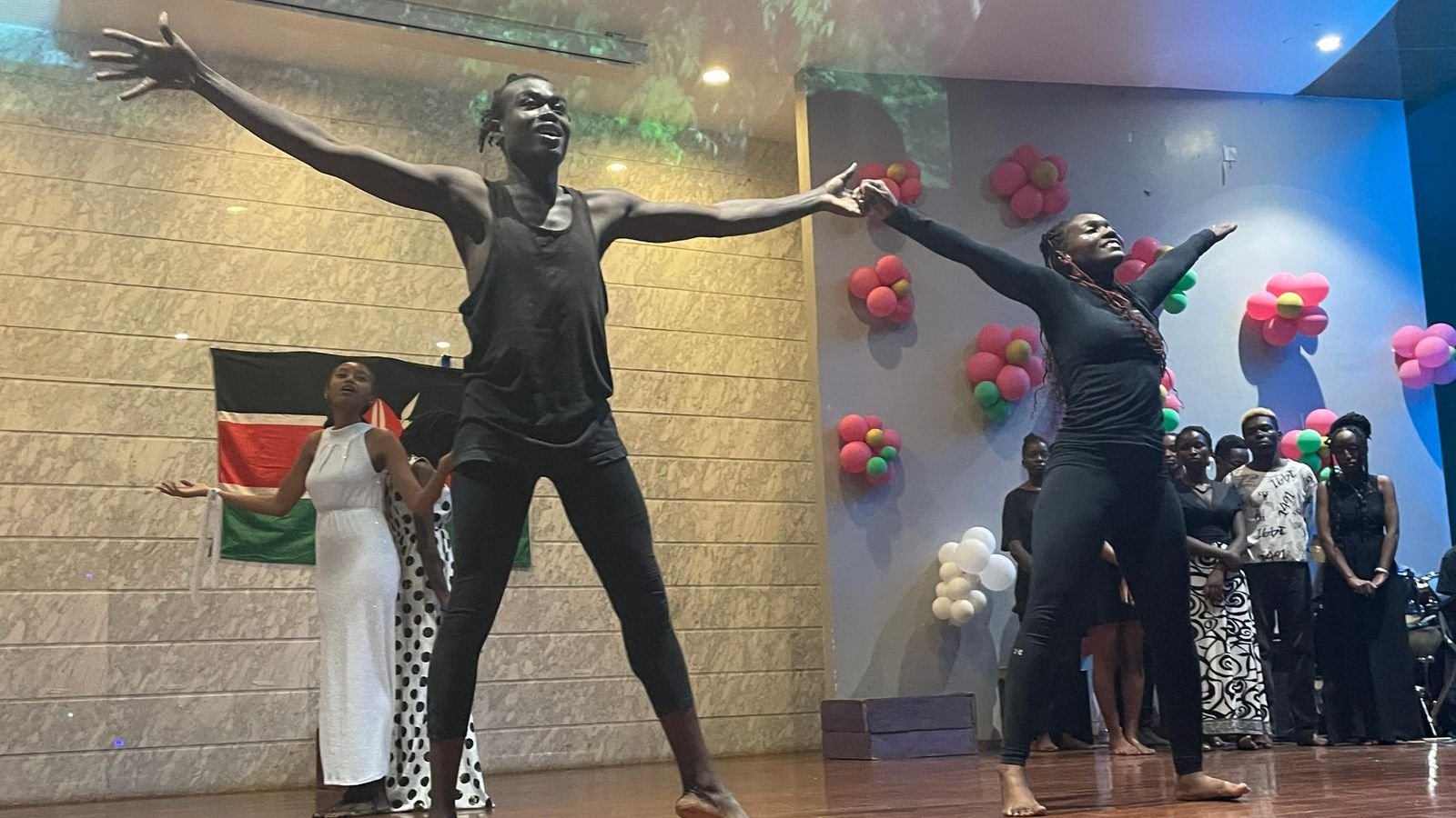 Wabende blends music and Sikand's poetry to serenade nature Wabende blends music and Sikand's poetry to serenade nature